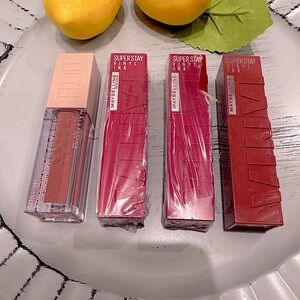 🆕 Maybelline SuperStay Lip Gloss BUNDLE of 4!